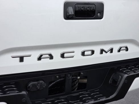 Used 2023 Toyota Tacoma TRD Off-Road w/ TRD Premium Off Road Package image 13