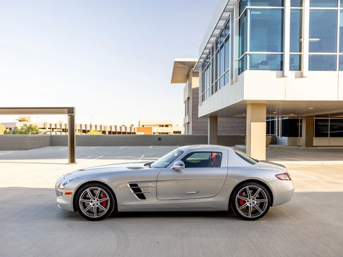 Used 2012 Mercedes-Benz SLS AMG AMG Coupe 2D image 26