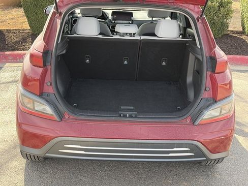 Used 2023 Hyundai Kona SEL image 5