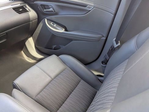 Used 2018 Chevrolet Impala LT image 13