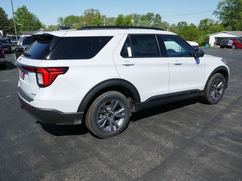 New 2026 Ford Explorer Active w/ Active Comfort Package AWD/4WD image 6