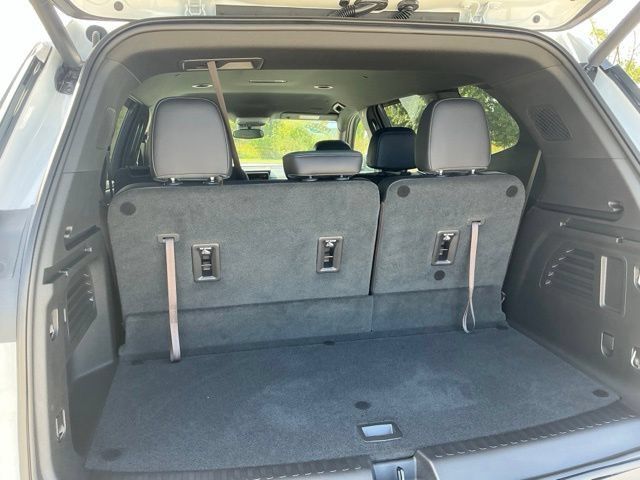 Used 2025 GMC Acadia AT4 AWD/4WD image 11