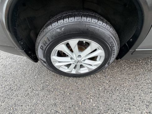 Used 2014 Nissan Rogue SV w/ SV Premium Package image 39