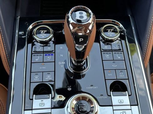 New 2024 Bentley Flying Spur W12 image 28