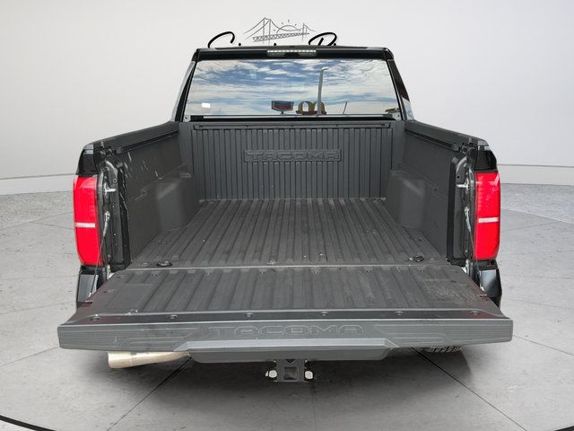 Used 2024 Toyota Tacoma SR5 AWD/4WD image 25