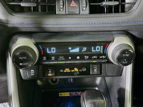 Used 2025 Toyota RAV4 XSE w/ Advanced Technology Package AWD/4WD image 22