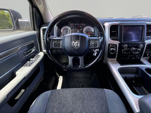 Used 2020 RAM 1500 Classic SLT w/ Luxury Group RWD image 5