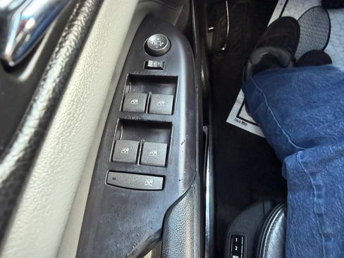 Used 2010 Cadillac SRX Luxury AWD/4WD image 14