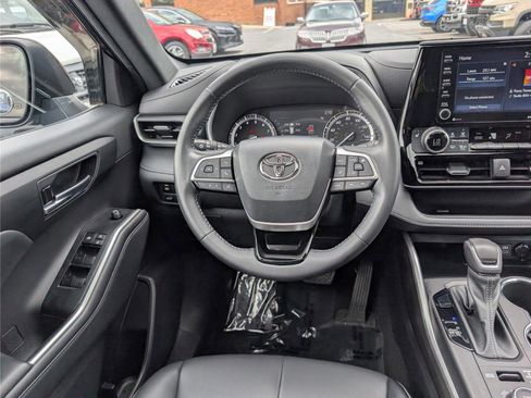 Used 2022 Toyota Highlander XSE AWD/4WD image 20