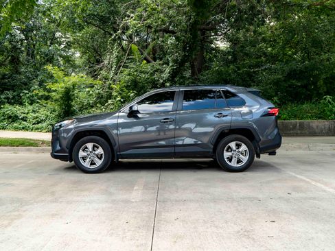 Used 2024 Toyota RAV4 XLE w/ Convenience Package FWD image 6