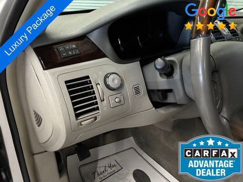 Used 2009 Cadillac DTS w/ Trunk Convenience Package FWD image 19