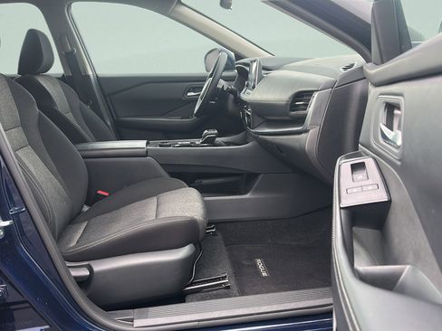 Used 2024 Nissan Rogue SV image 27