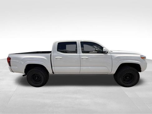 Used 2020 Toyota Tacoma SR AWD/4WD image 9