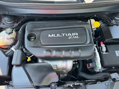 Used 2015 Jeep Cherokee Latitude FWD image 42
