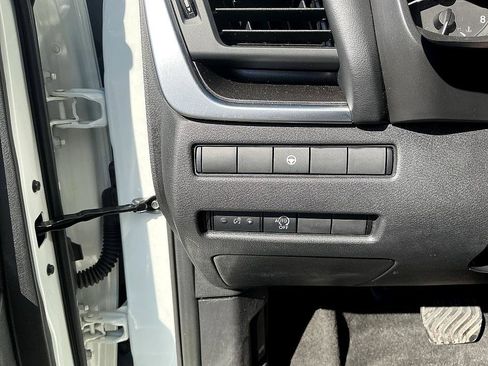 Used 2023 Nissan Rogue SV image 13