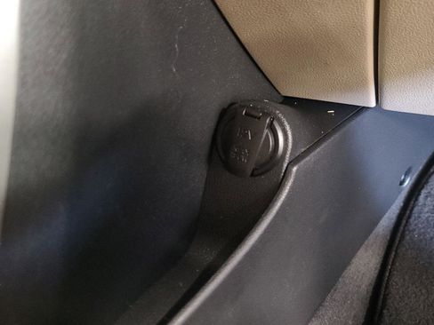 Used 2016 Hyundai Elantra SE image 22