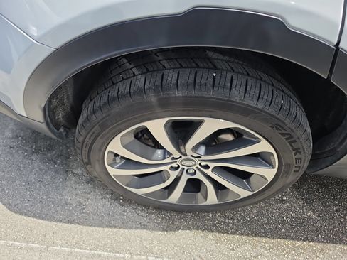 Used 2022 Land Rover Discovery Sport SE AWD/4WD image 9