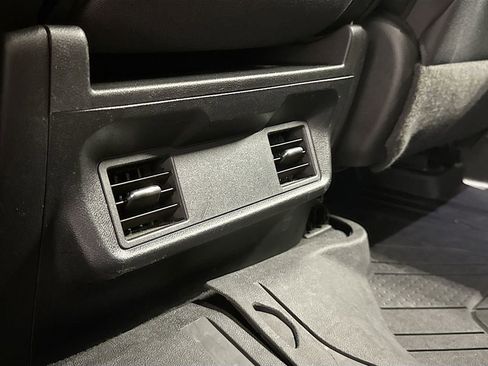 Used 2022 Chevrolet Silverado 1500 Custom image 23