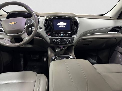 Used 2020 Chevrolet Traverse LT w/ Driver Confidence II Package image 11