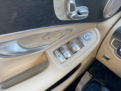 Used 2023 Mercedes-Benz GLC 300 4MATIC Coupe image 18