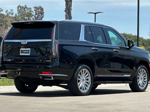 Used 2023 Cadillac Escalade Premium Luxury RWD image 4
