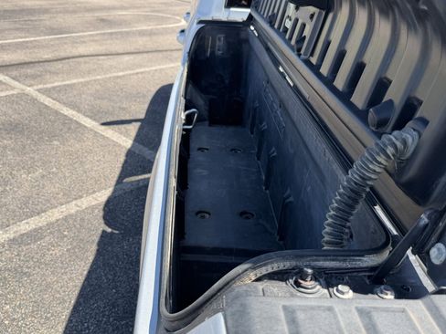 Used 2014 RAM 1500 Laramie RWD image 3
