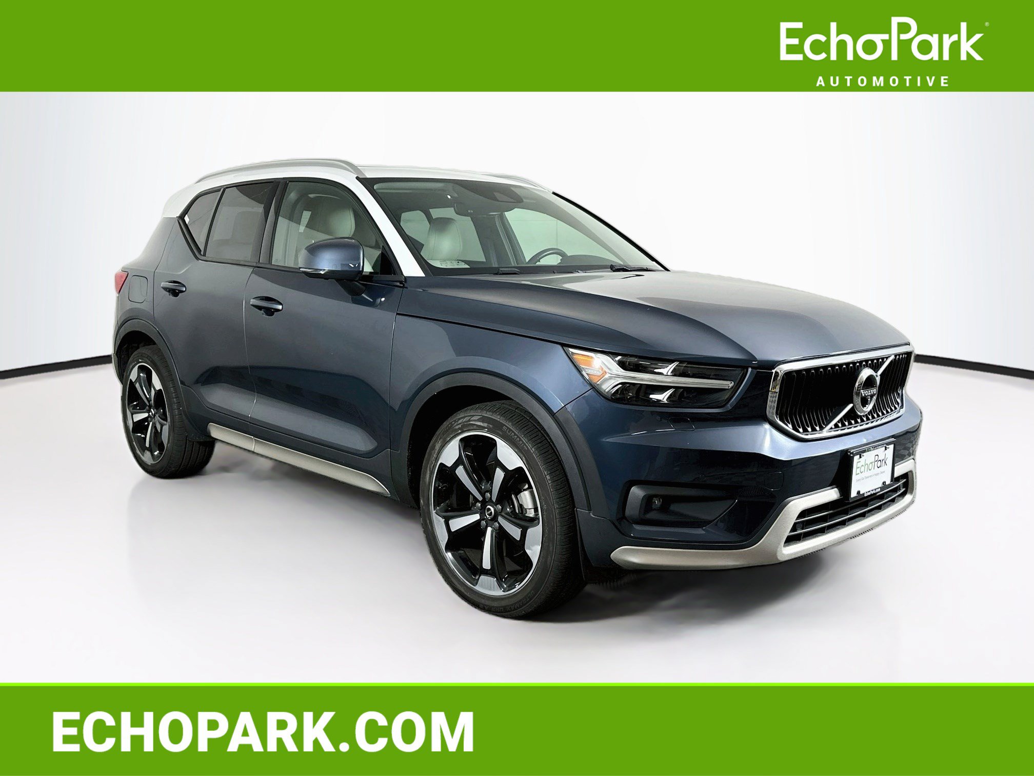 Used 2021 Volvo XC40 T5 Momentum w/ Premium Package AWD/4WD image 1