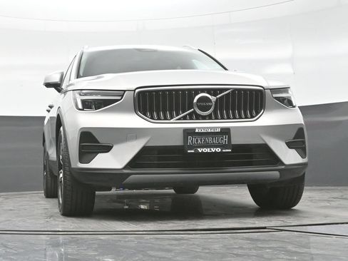 Used 2025 Volvo XC40 B5 Core AWD/4WD image 23