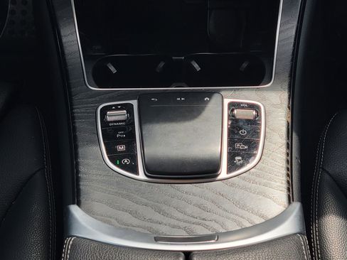 Used 2022 Mercedes-Benz GLC 300 image 19