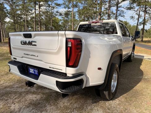 Used 2025 GMC Sierra 3500 Denali Ultimate AWD/4WD image 8