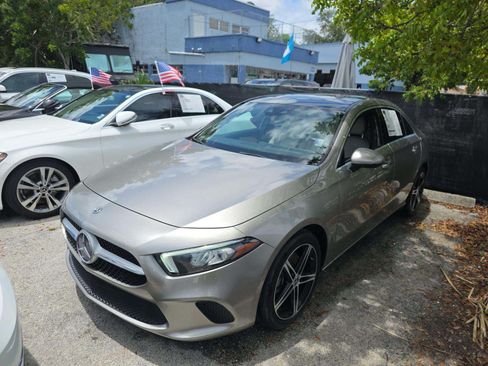 Used 2019 Mercedes-Benz A 220 image 1