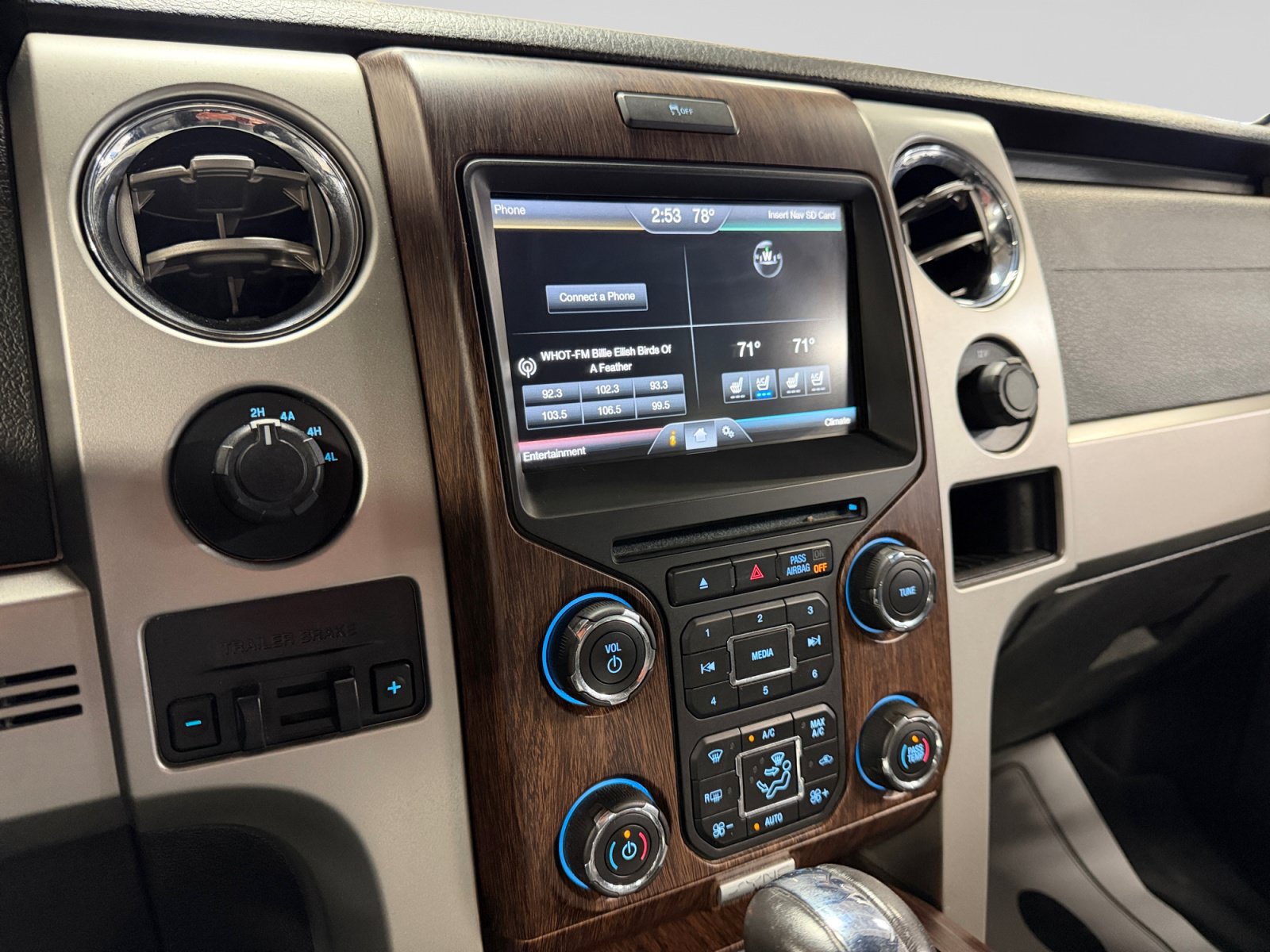 Used 2014 Ford F150 Lariat w/ Equipment Group 502A Luxury AWD/4WD image 29