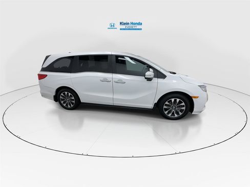 Certified 2024 Honda Odyssey EX-L image 3