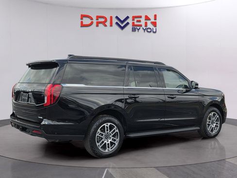 Used 2025 Ford Expedition Max Active AWD/4WD image 5