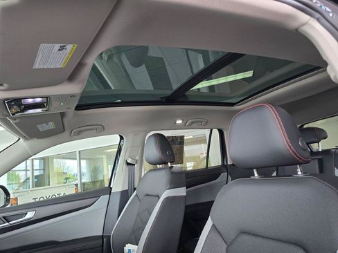 New 2026 Volkswagen Atlas Peak Edition AWD/4WD image 18