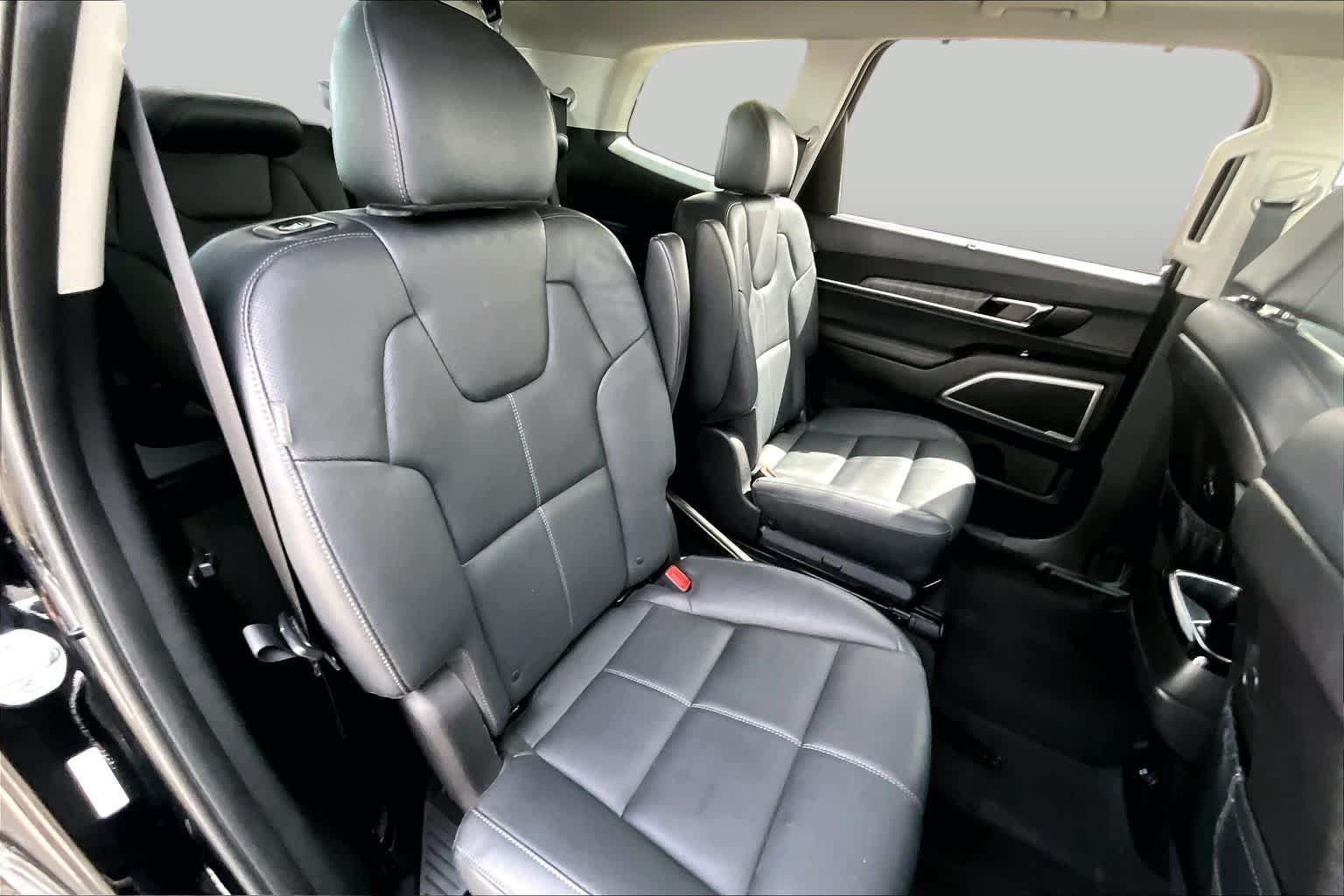 Used 2023 Kia Telluride EX w/ EX Captain's Chair Package FWD image 20