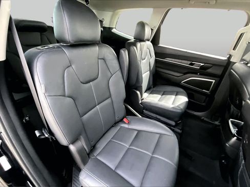 Used 2023 Kia Telluride EX w/ EX Captain's Chair Package FWD image 20