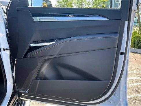 New 2026 Cadillac Escalade ESV Sport w/ Touring Package AWD/4WD image 35