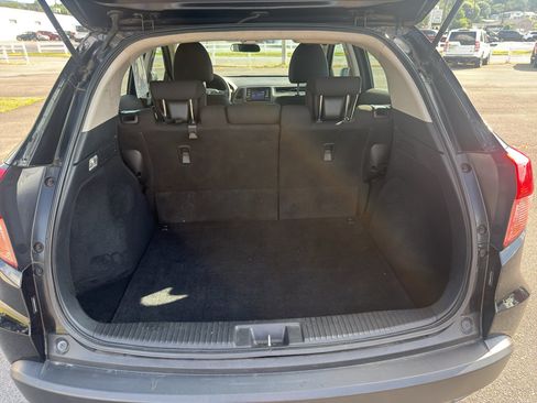 Used 2018 Honda HR-V LX image 9
