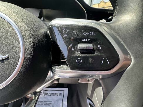 Used 2024 Jaguar F-PACE R-Dynamic S AWD/4WD image 15