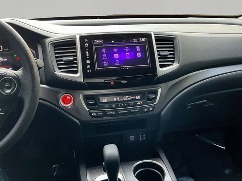 Used 2018 Honda Pilot EX image 9