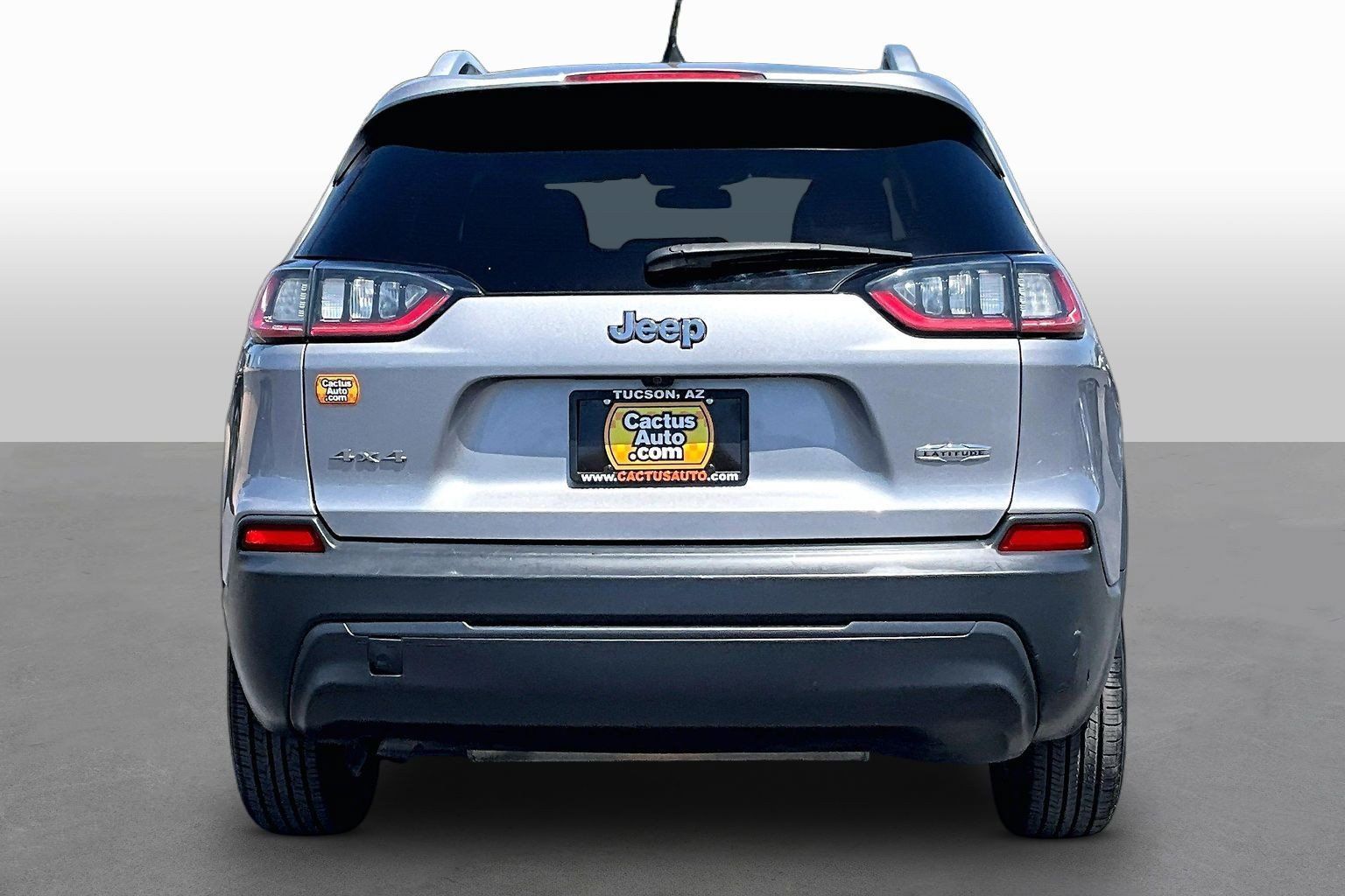 Used 2019 Jeep Cherokee Latitude w/ Cold Weather Group AWD/4WD image 4