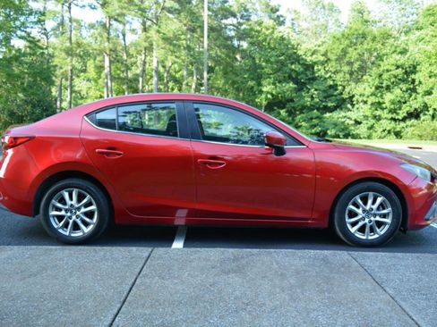 Used 2016 MAZDA MAZDA3 i Sport w/ Preferred Equipment Package FWD image 4