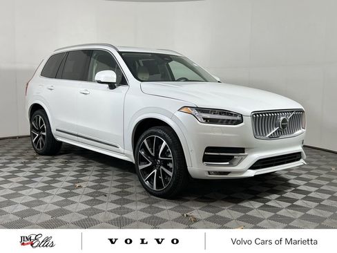 Used 2024 Volvo XC90 B6 Plus image 2