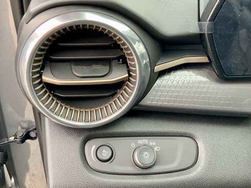 Certified 2025 Chevrolet Trax ACTIV image 45