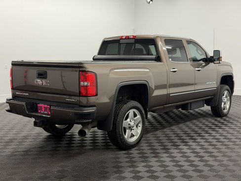 Used 2015 GMC Sierra 2500 Denali w/ Duramax Plus Package AWD/4WD image 9