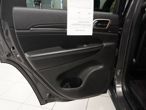 Used 2016 Jeep Grand Cherokee Limited AWD/4WD image 27