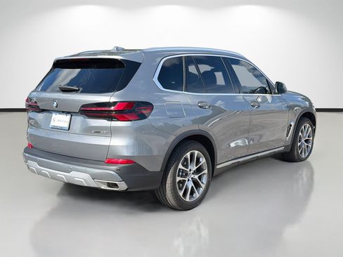 Used 2025 BMW X5 sDrive40i w/ Premium Package RWD image 3
