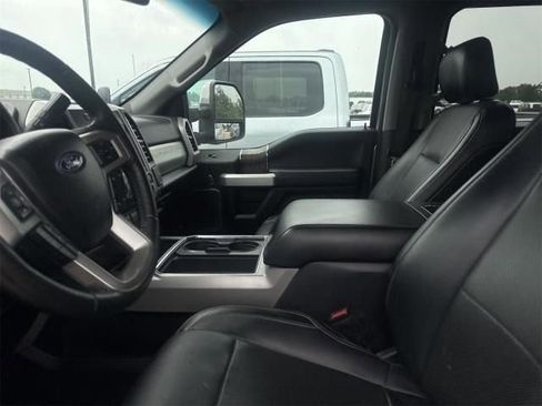 Used 2018 Ford F250 Lariat w/ Lariat Value Package AWD/4WD image 5