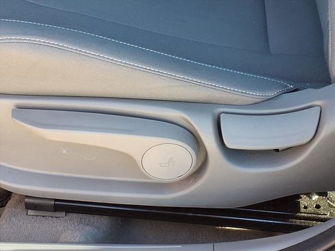 Used 2024 Hyundai Elantra SEL image 15